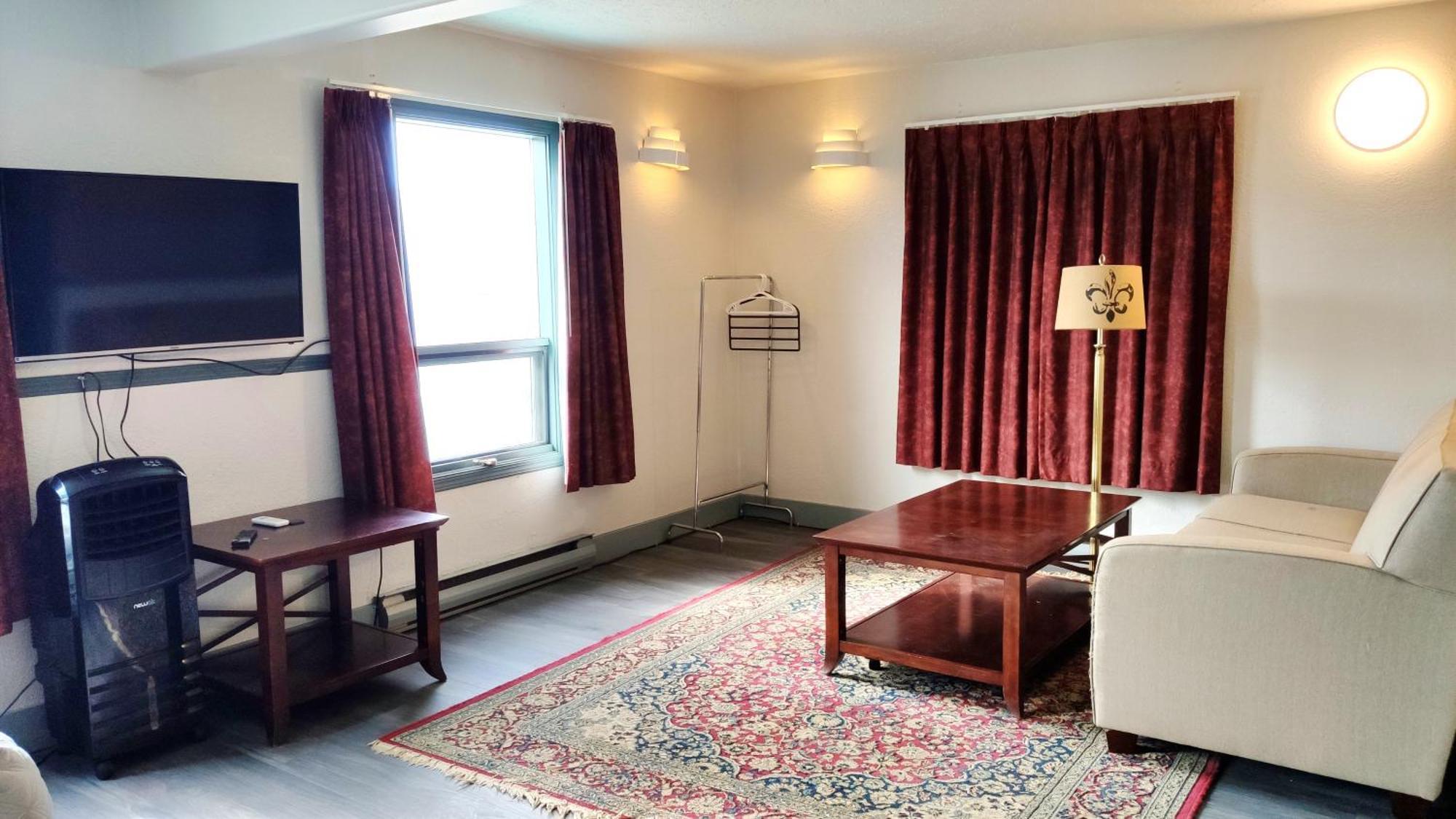 Alpine Inn Valemount Eksteriør billede