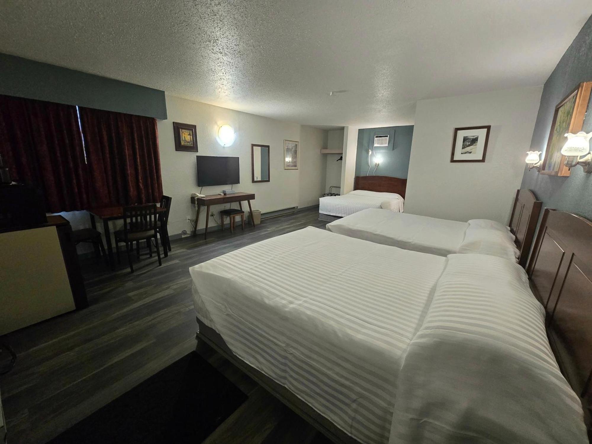 Alpine Inn Valemount Eksteriør billede