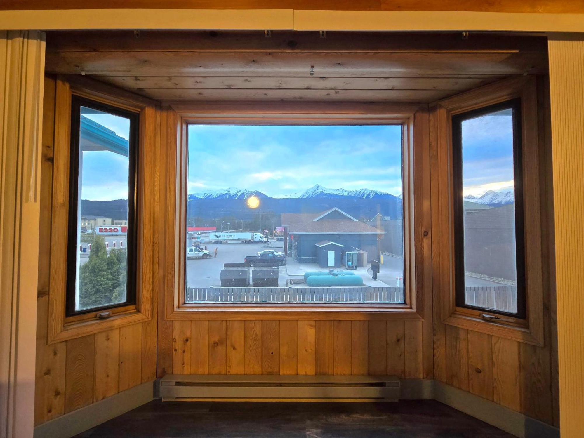 Alpine Inn Valemount Eksteriør billede