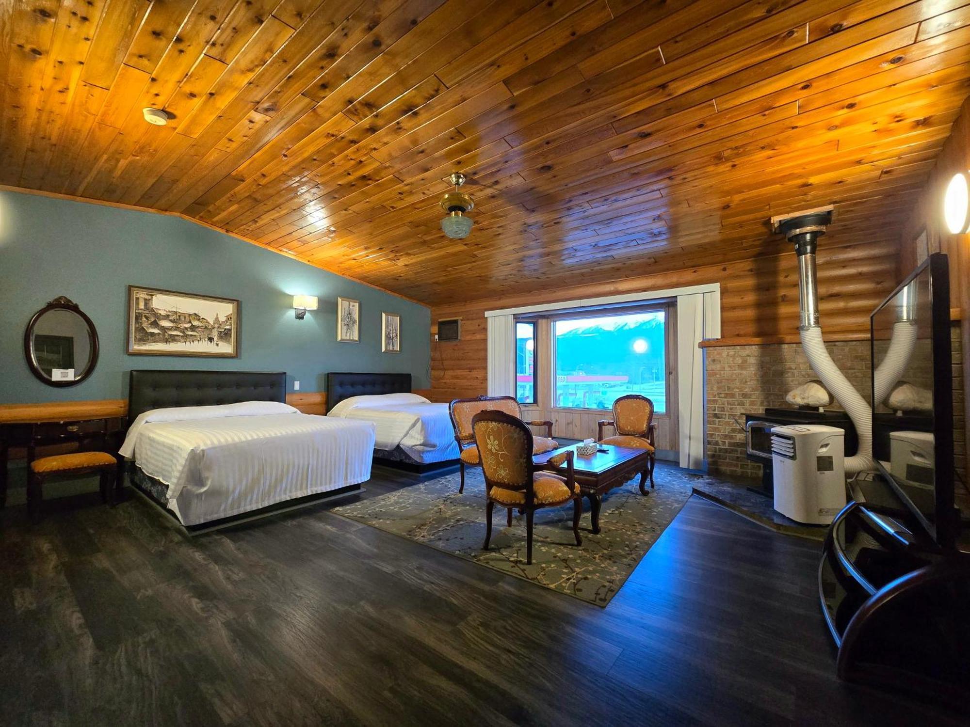 Alpine Inn Valemount Eksteriør billede