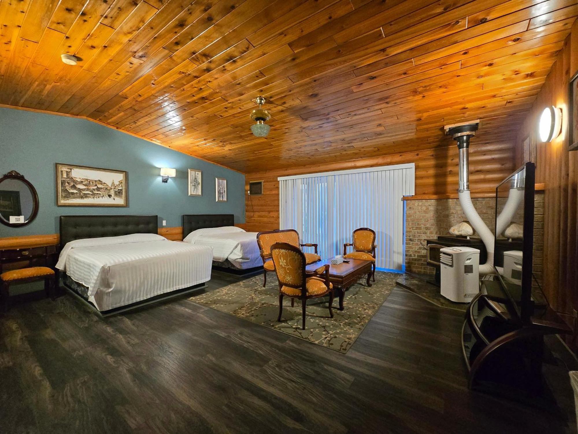 Alpine Inn Valemount Eksteriør billede