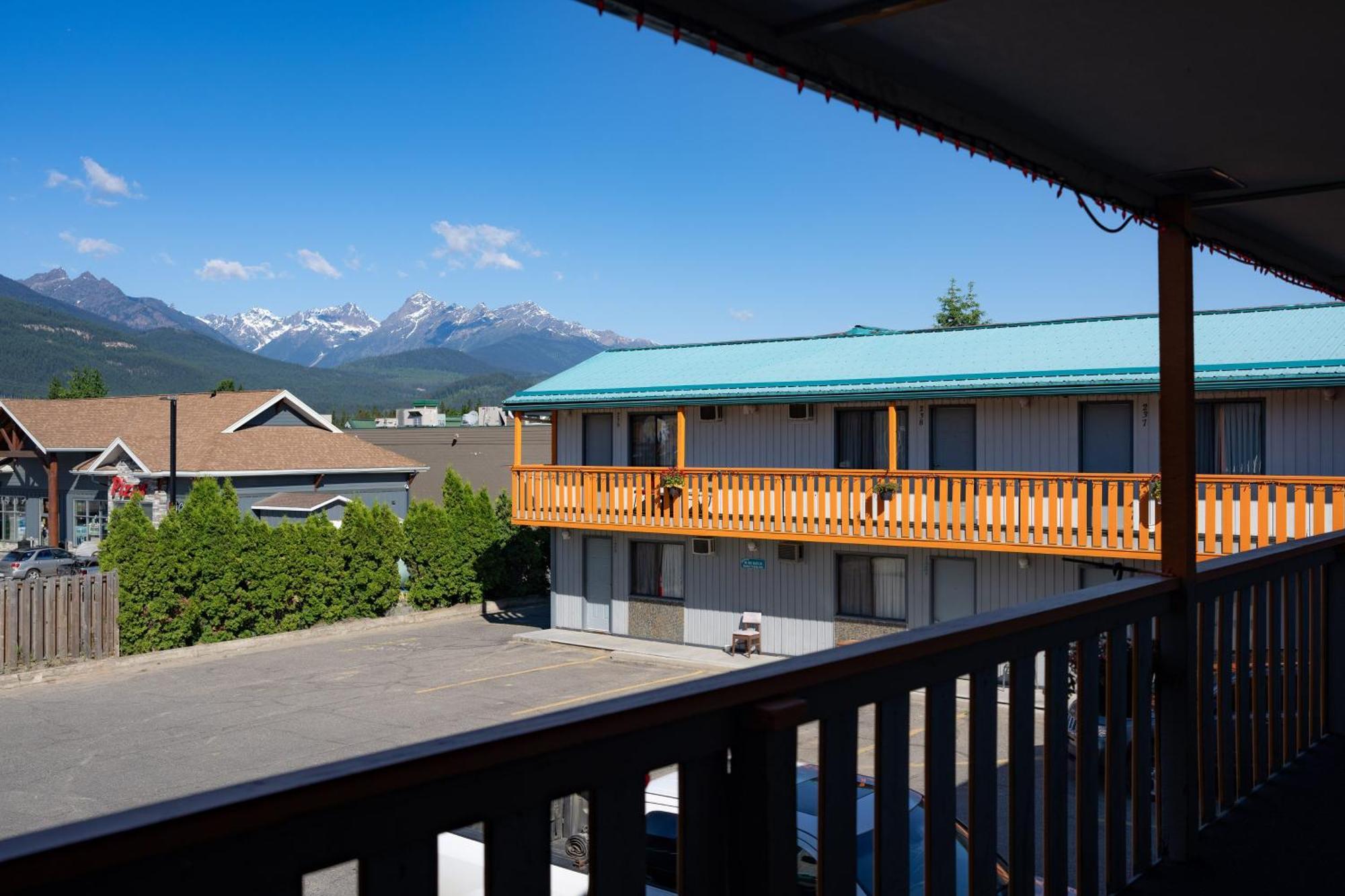 Alpine Inn Valemount Eksteriør billede