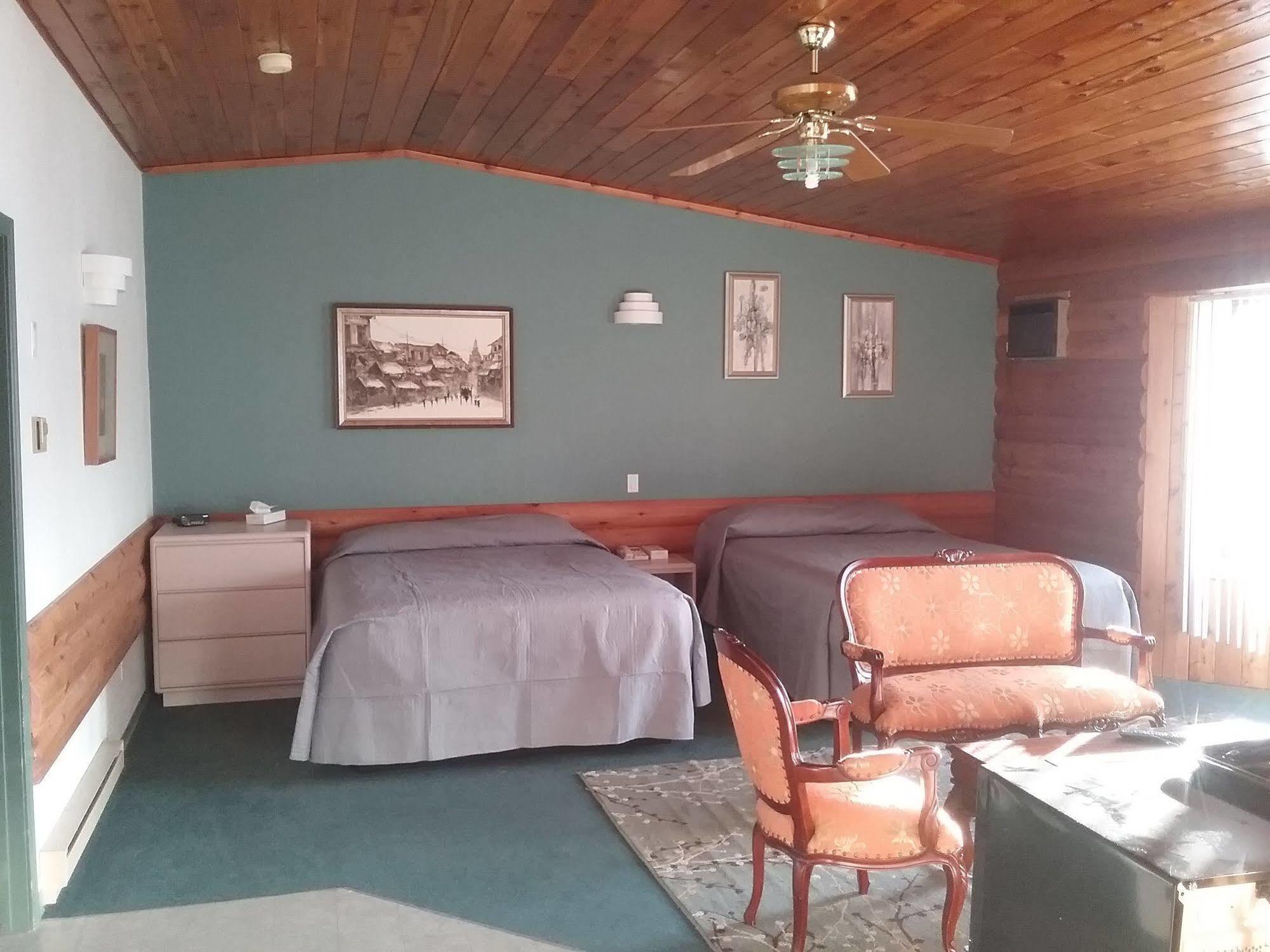 Alpine Inn Valemount Eksteriør billede
