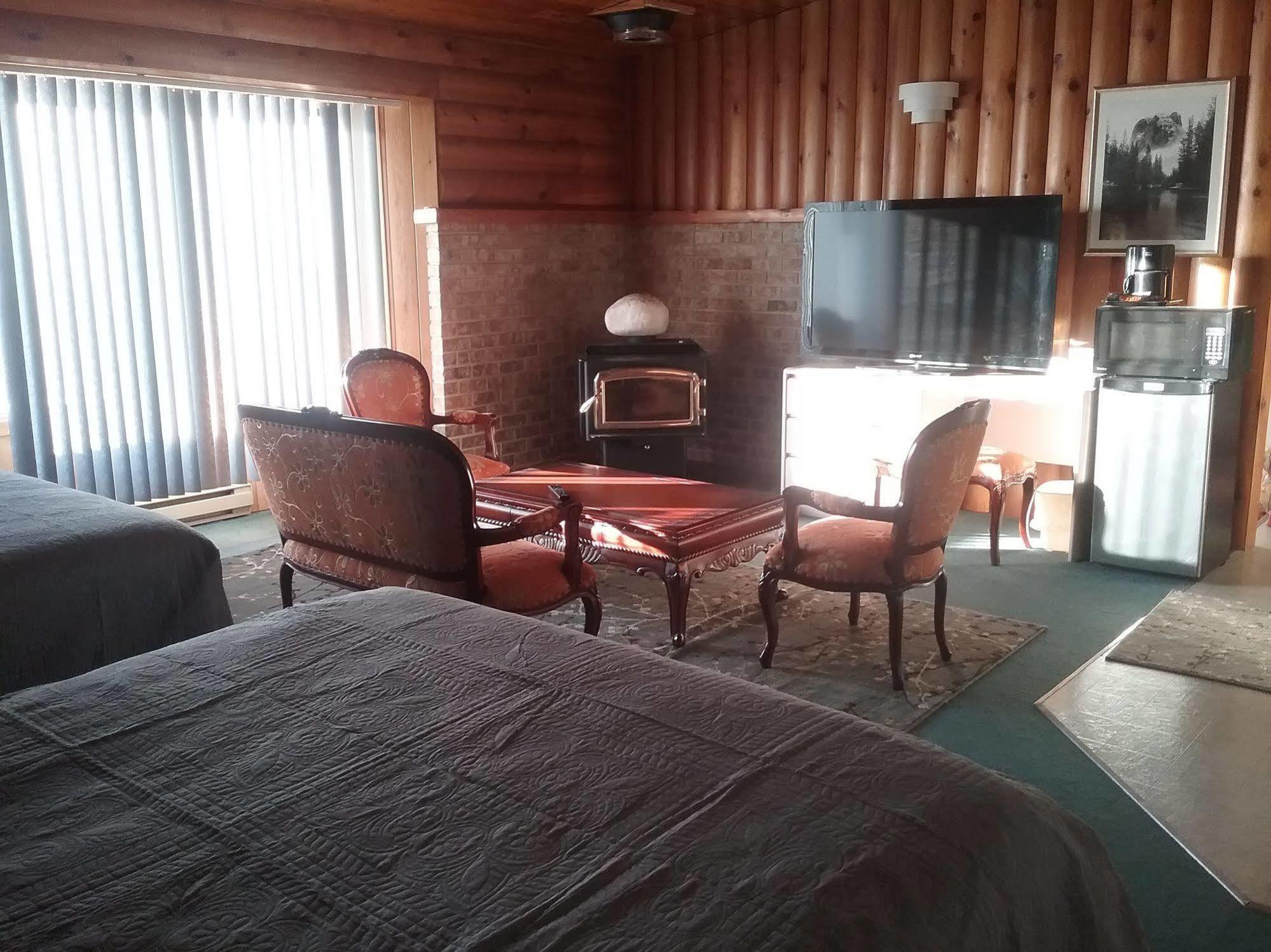 Alpine Inn Valemount Eksteriør billede